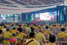 Khofifah Minta Seluruh Kades di Jatim Fokus Turunkan Kemiskinan