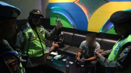 Razia Dua Rumah Karaoke di Blitar, Ini Temuan Polisi
