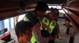 Antisipasi Massa People Power juga Dilakukan Polisi di Kota Blitar
