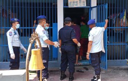 Rutan Gresik Dirazia: Temukan Benda Terlarang hingga Tes Urine