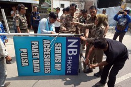 Deretan Reklame Bodong di Kota Mojokerto Dibongkar
