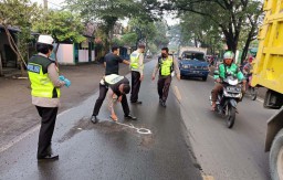 Diduga Jadi Korban Tabrak Lari, Remaja Pengendara Motor di Pasuruan Tewas