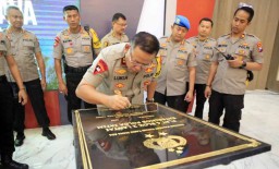 Polda Jatim Geber Renovasi Gedung dan Pembangunan Sarana Prasana