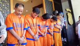 Pembakaran Mapolsek Tambelangan: Lempar Bom Molotov hingga Hadang PMK