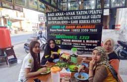 Cara Unik Rumah Makan di Ponorogo Gaet Pelanggan