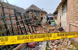 Rumah di Pasuruan Roboh Akibat Ledakan Petasan