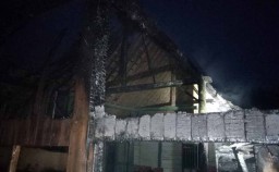 Satu Rumah di Ngawi Ludes Terbakar