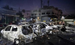Massa Rusuh Diduga Bayaran, Polisi Sita Ambulans Parpol & Amplop Uang