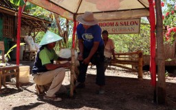 Melihat dari Dekat Salon Kambing Kurban di Ponorogo