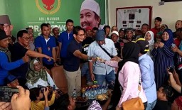 Dicurhati Pendukung di Banyuwangi, Sandiaga Uno Beri Obat Pusing