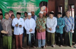 Bersatu Pilih Jokowi, Santri Nderek Kiai