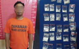 Satpam Pengedar Narkoba Disergap saat Menunggu Pembeli di Surabaya