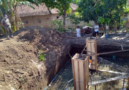 Satpol PP Kota Pasuruan Hentikan Pembangunan Tower Seluler hingga Perumahan
