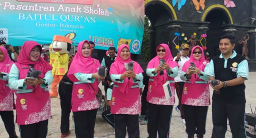 Lucunya Anak TK Asal Ponorogo ini Senam Kepompong Bareng Ibu Bupati