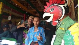 TPS di Banyuwangi ini Tampilkan Kesenian Barong, Warga Rebutan Nyoblos
