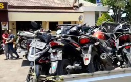 Ini Daftar 14 Motor dari Hasil Penggerebekan Kampung Begal Pasuruan