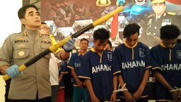 Begal Polisi di Jalur Wisata Bromo Gunakan Bambu, 3 Pelaku Ditangkap