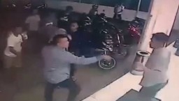 Keluarga Minta Polisi Usut Pengeroyok Pengemudi Mobil Hingga Tewas