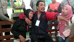 Sidang Pembunuh Gadis Pakai Balok Kayu Divonis 15 Tahun Penjara Ricuh