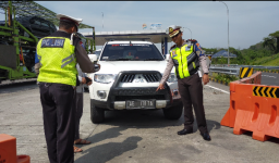 55 Kendaraan dengan Berbagai Pelanggaran Ditindak di Tol Warugunung