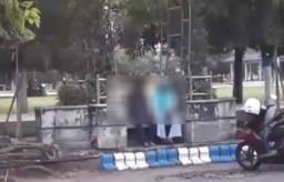 Bandel, Warga Tak Terapkan Physical Distancing di Alun-alun Ponorogo