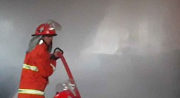 Gudang Bank Sampah Induk Kota Pasuruan Terbakar, 2 Motor Roda Tiga Hangus