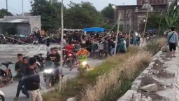 Diduga Salah Paham, Puluhan Pemuda Tawuran di Kawasan Waduk Mojokerto