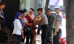 Polisi dan TNI Juga Rakyat