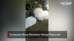 Video: Tumpukan Busa Tutup Jalan Warga