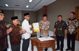 Penantian 30 Tahun Sertifikat Tanah Masjid Agung Lamongan