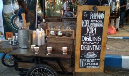 Si Komo Probolinggo: Kopi itu Digiling, Bukan Digunting