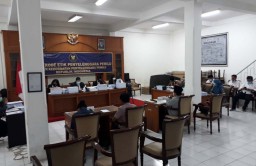 Diadukan Langgar Kode Etik, Bawaslu dan KPU Surabaya Disidang DKPP