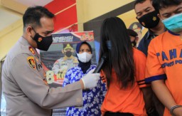 Berangkat Pesta Narkoba, Pemandu Lagu Simpan Sabu dalam Bra