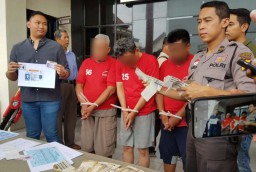 Sindikat Pemalsu KTP hingga Akta Cerai di Surabaya Dibongkar