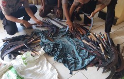 Antisipasi Carok Massal Pilkades, Polisi Sita 200 Senjata di Sampang