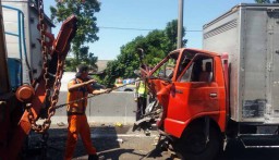 Kecelakaan 4 Kendaraan di Tol Waru-Perak, Sopir Terjepit dalam Kabin