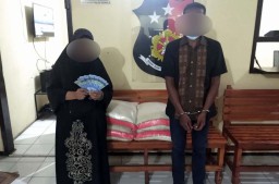 Suami Istri Pengedar Uang Palsu Disergap saat Sembunyi di Ladang Tebu