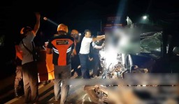 Bus Sugeng Rahayu Vs Mobil Pikap di Magetan, Satu Orang Tewas