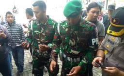 Laga Persebaya Vs Arema FC, Seorang Suporter Pembawa Pisau Diamankan