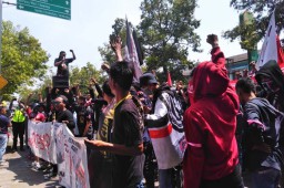 PSMP Dilarang Bermain 3 Tahun, Suporter Tuntut Presiden Klub Mundur
