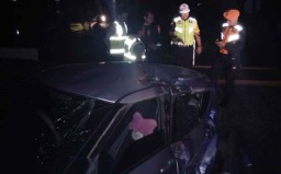 KA Malioboro Ekspress Tabrak Suzuki Swift yang Mogok