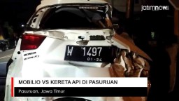 Video: Mobilio vs Kereta Api di Pasuruan