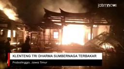 Video: Klenteng Tri Dharma Sumbernaga Probolinggo Terbakar