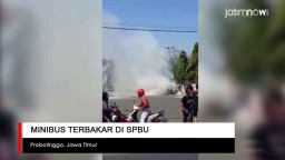 Video: Minibus Terbakar di SPBU di Probolinggo