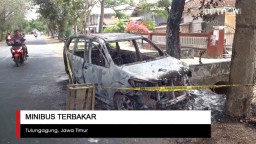 Video: Minibus Terbakar di Tulungagung