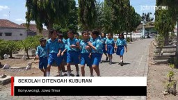 Video: Sekolah di Tengah Kuburan