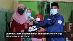 Video: jatimnow.com Bagikan Paket Sembako Untuk Warga Miskin dan Anak yatim