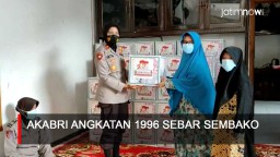 Video: Akabri Angkatan 1996 di Surabaya Sebar Sembako