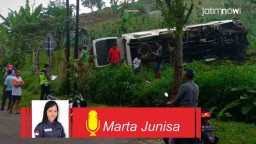 Photo Talk: Mobil ELF Terguling di Magetan