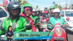 Photo Talk: Risma Naik Gojek ke Kongres PDIP
